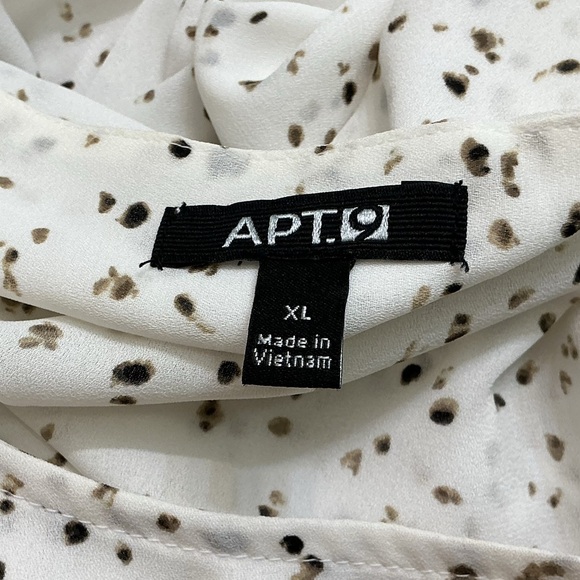 Apt. 9 Cream and Black Women's Top - Picture 10 of 11